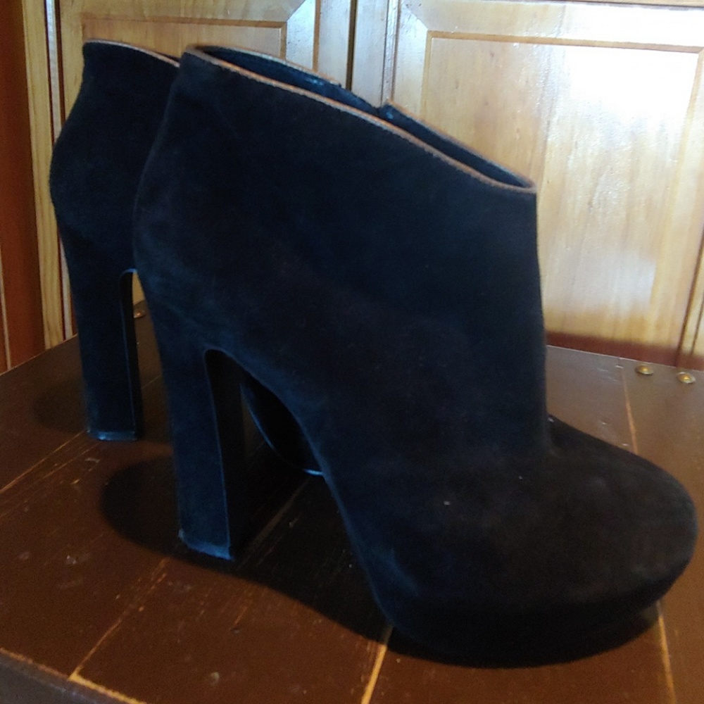 Minnelli booties